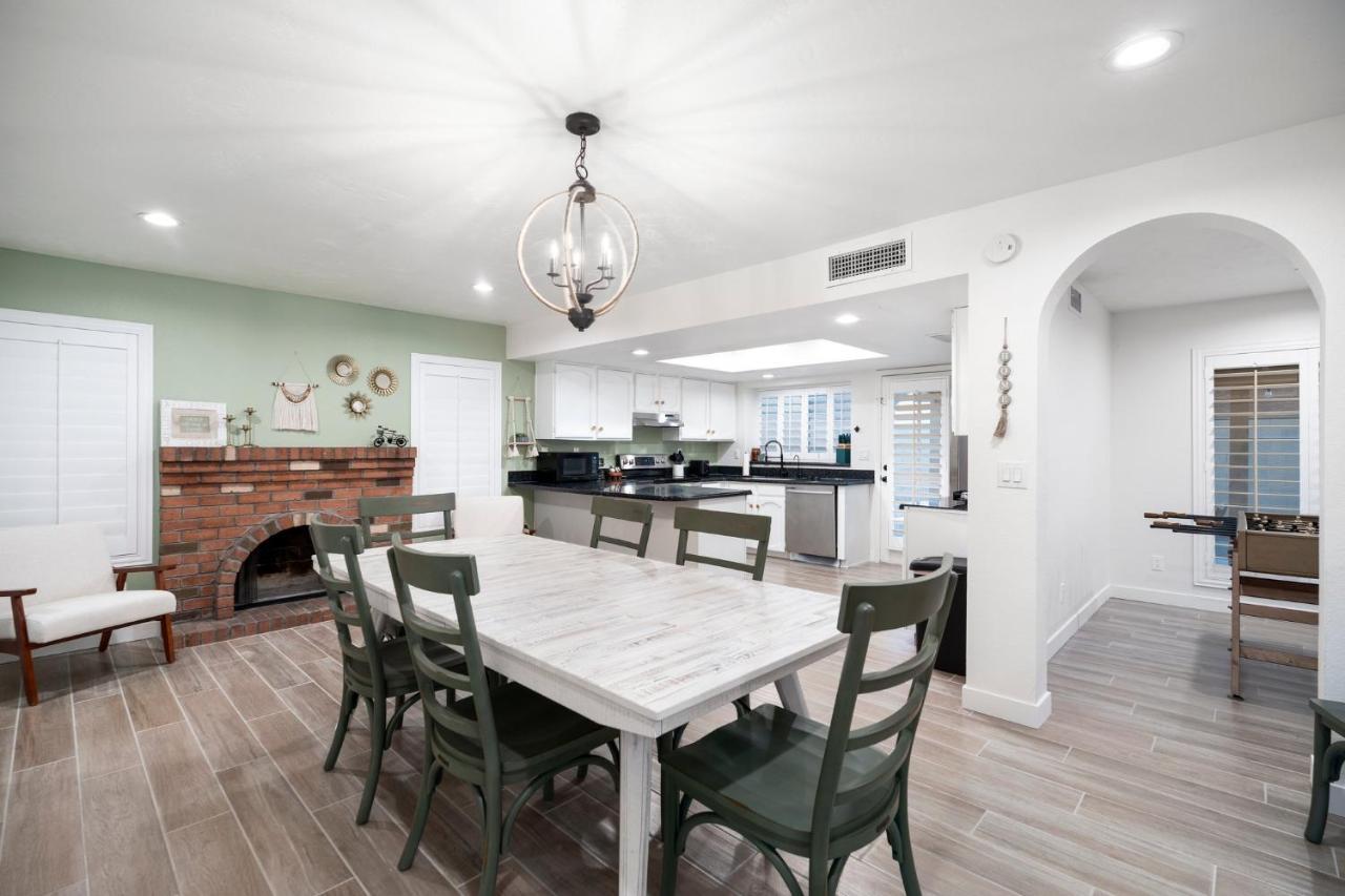 Large Pool With Diving Board, Remodeled 3Bdrm, Near State Farm Stdm And More! Peoria Dış mekan fotoğraf